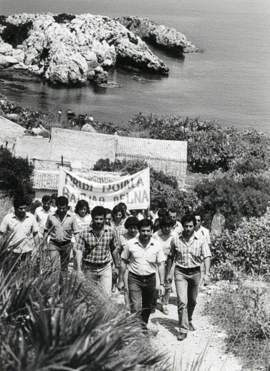 Foto storica della Marcia dello Zingaro 1980 a Scopello, Sicilia occidentale